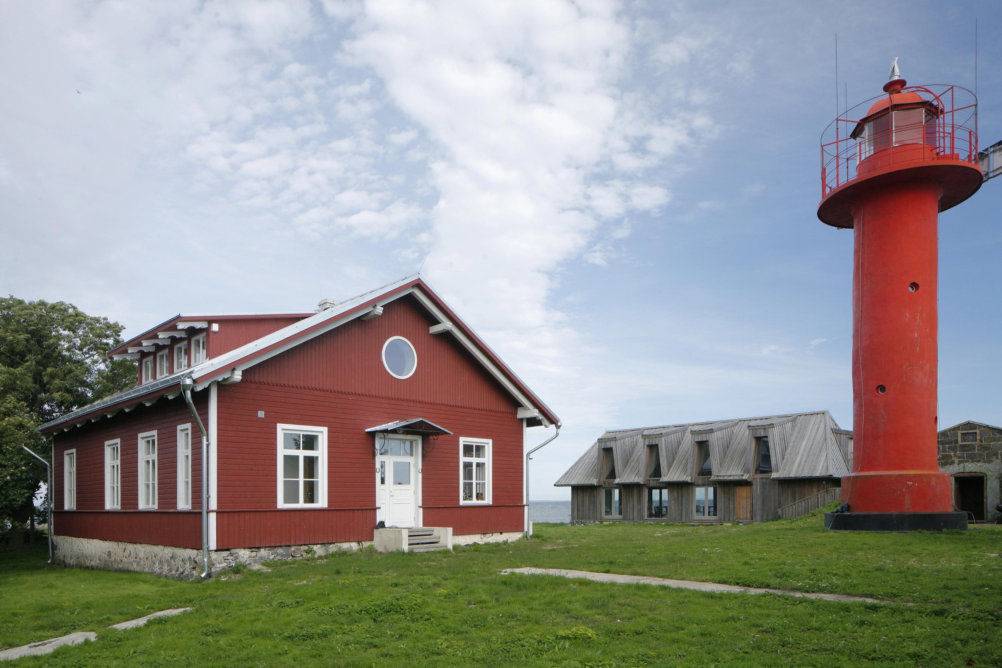 Lighthouse-keeper's complex in Viirelaid