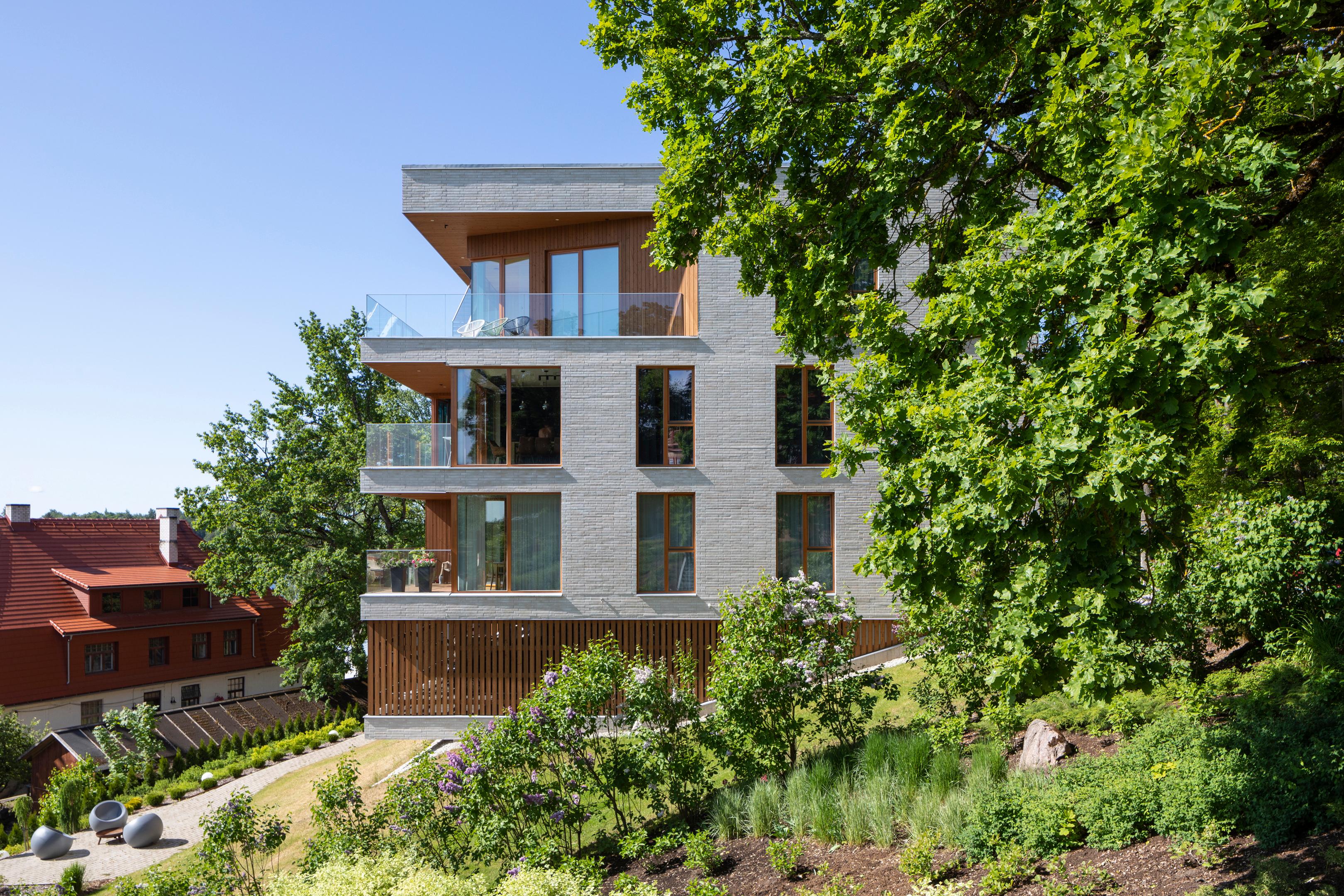 Terraces with views on the lake of Viljandi